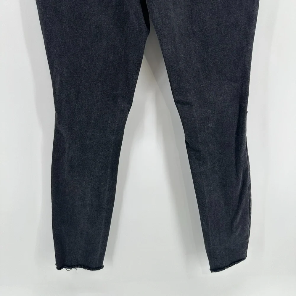 Universal Thread Jeans Womens 6/28R Black Distressed Denim Mid-Rise Skinny